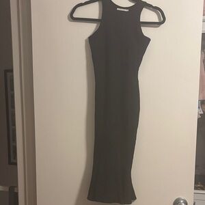 Nadia Tarr Chic Black Midi Dress